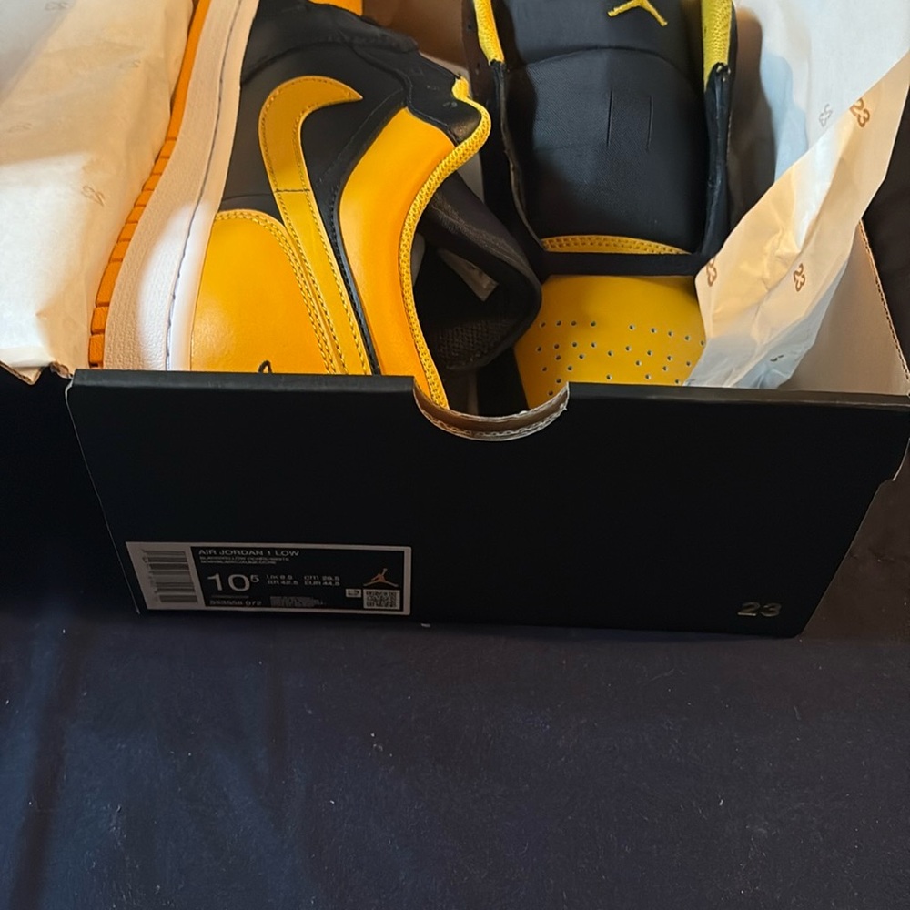 Air Jordan Low Black and Yellow Sneakers size 10 and a half - Picture 4 of 7